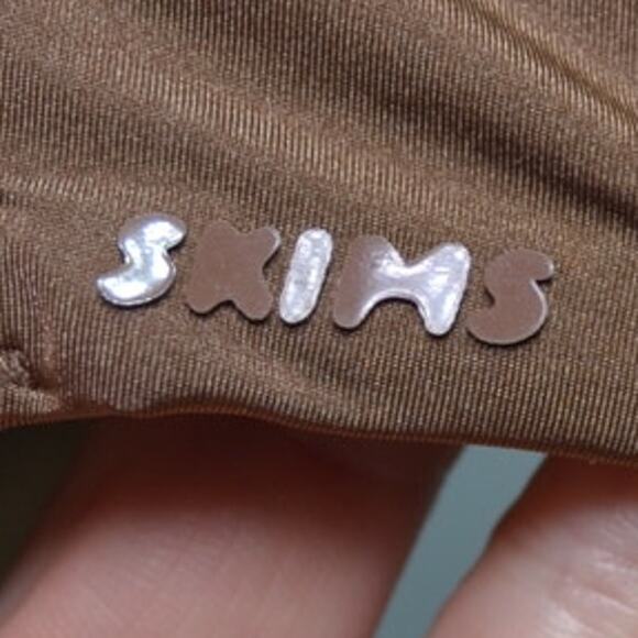 SKIMS NWT Wireless Form Lightly Lined Bra Jasper Size 32B - Picture 7 of 8